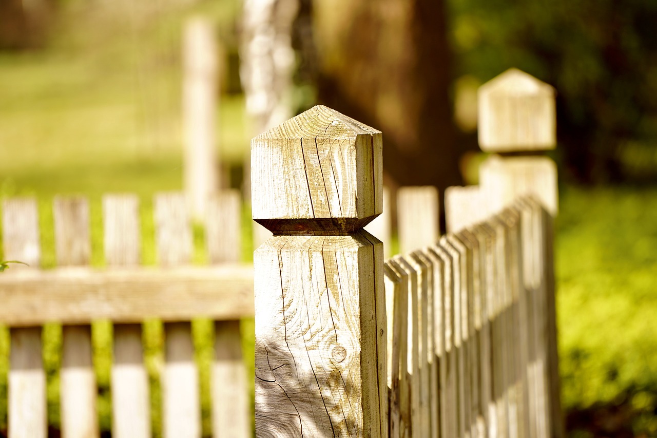 Een schutting laten plaatsen in de tuin